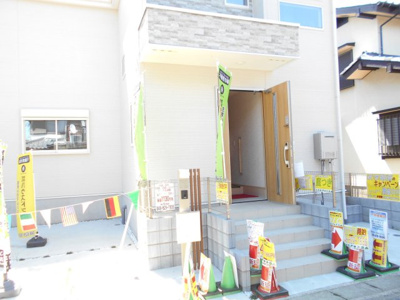 【外観】 | 行田市　持田５丁目　全1棟　1号棟　51坪 | 外観です。価格は1980から1680万円に価格変更しています。販売担当のハウスドットコムです。