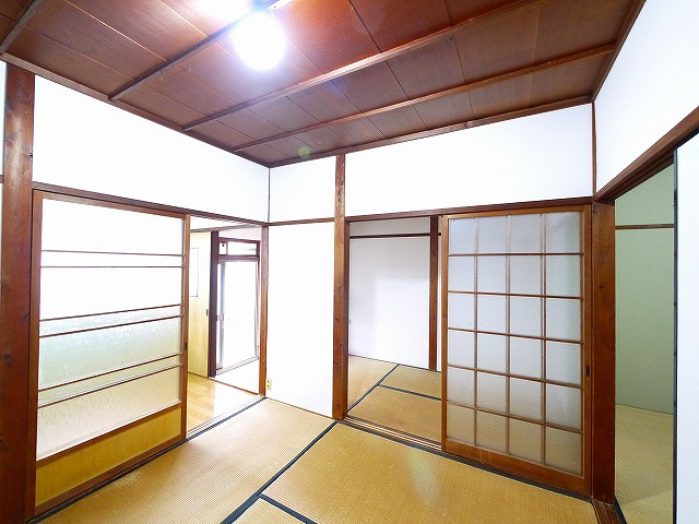 森中貸家の和室|落ち着いた雰囲気の和室付きです