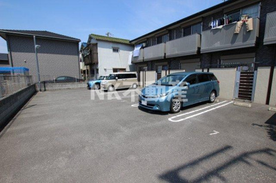 【駐車場】 | サニーコート花園（河内花園賃貸） | 駐車場があるので、車を買う予定の方も安心です