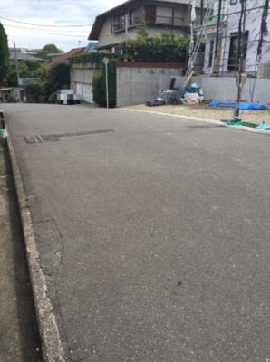 【前面道路含む現地写真】 | 吹田市青山台3丁目　新築一戸建て | 【現地写真】
前面道路約8.3ｍ♪
