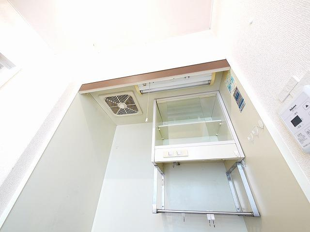 ディアコート奈良（南半田西町）のキッチン|食器なども収納しやすいですよ。