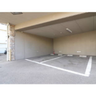 【駐車場】 | チェントロ・ジャルディーノ | 駐車場に車を止められます