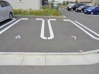 【駐車場】 | ※実際の区画とは異なります