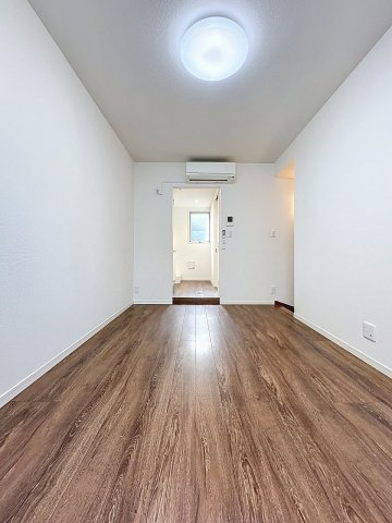 【居間・リビング】 | La-Fina Wakabayashi | ★エアコン付き1年中快適に過ごせます★