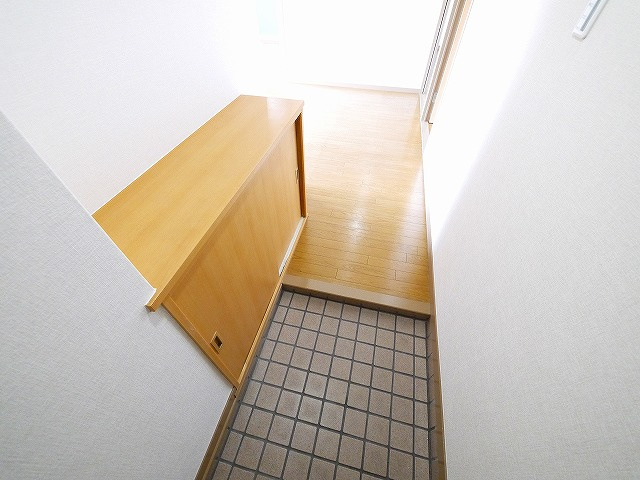 ハイツ108の玄関