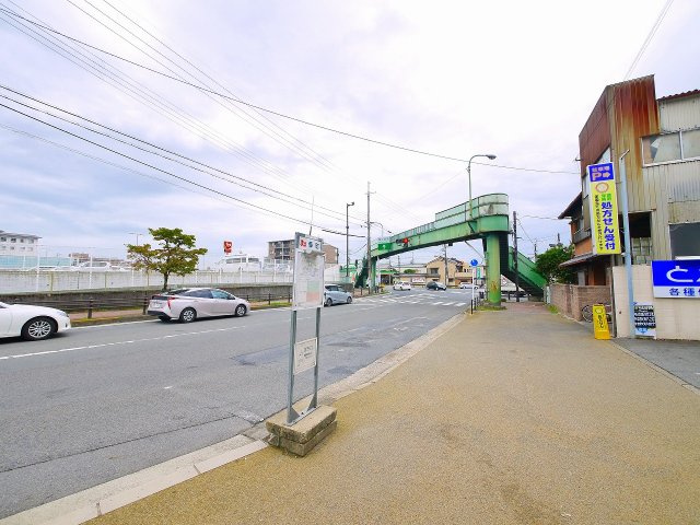 若草ビルの周辺