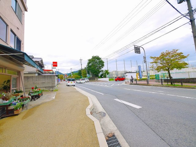 若草ビルの周辺