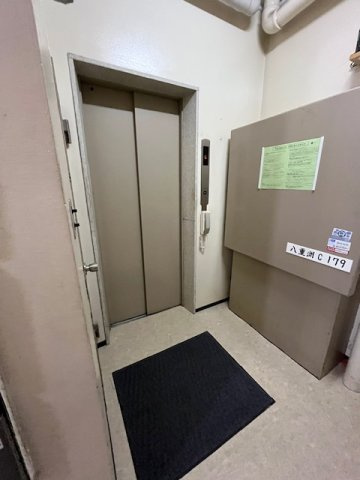 宝永ビルのロビー