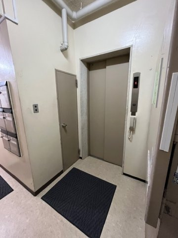 宝永ビルのロビー