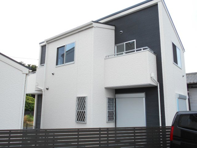 【外観】 | 岩槻区　府内　全2棟　B号棟　35坪 | おしゃれな外観です。2580から2480から2380から2230から2150万円に価格変更です。おしゃれな外観です。