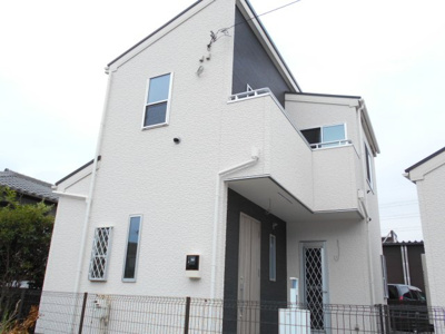 【外観】 | 岩槻区　府内　全2棟　B号棟　35坪 | おしゃれな外観です。2580から2480から2380から2230から2150万円に価格変更です。おしゃれな外観です。