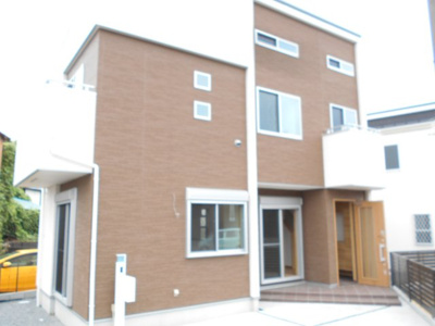 【外観】 | 岩槻区　府内　全2棟　A号棟　29坪 | 落ち着いた雰囲気の外観です。2680から2480から2330から2180万円に価格変更です。