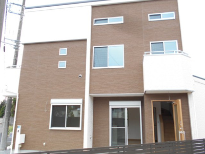 【外観】 | 岩槻区　府内　全2棟　A号棟　29坪 | 建物外観を気になさる方へ、見た目の良い物件です。2680から2480から2330から2180万円に価格変更です。