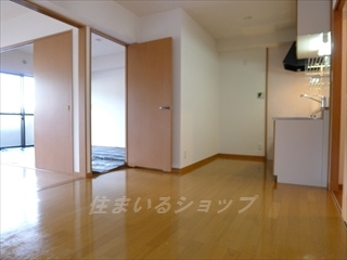 広島市安佐北区深川５丁目の賃貸マンションの居間・リビング