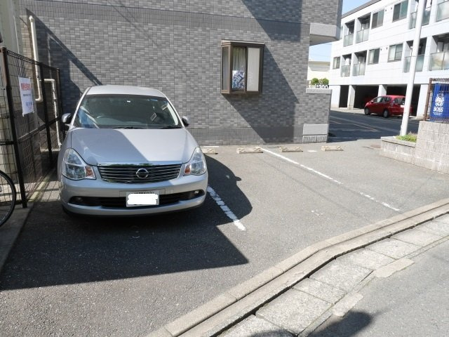 【駐車場】 | アルファウィング薬大前