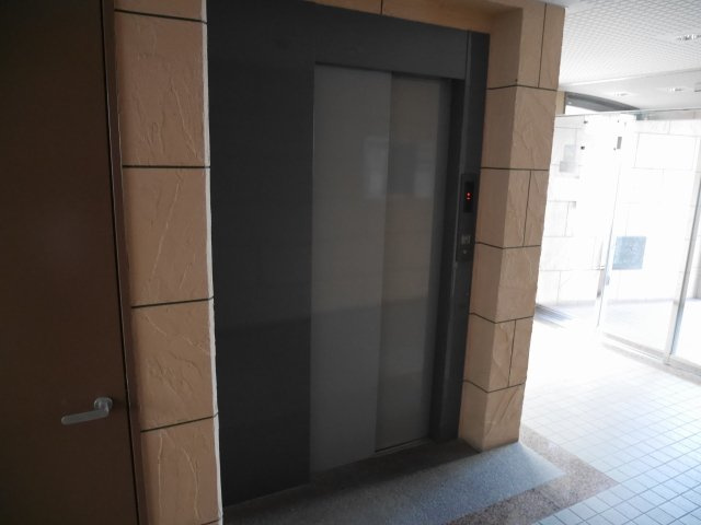 【エントランス】 | アルファウィング薬大前