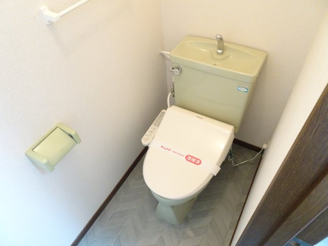 ラポールおおいＡのトイレ