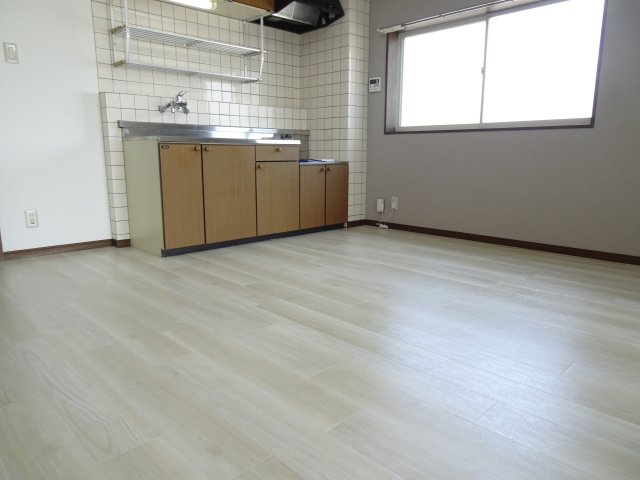 ラポールおおいＡの居間・リビング