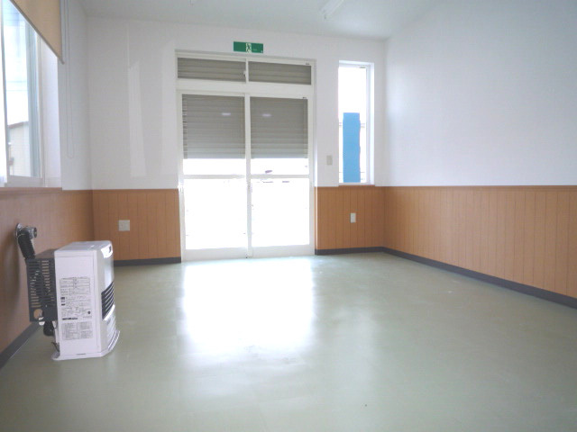 【内装】 | ハイム幸店舗・事務所 | 入口側が国道です。