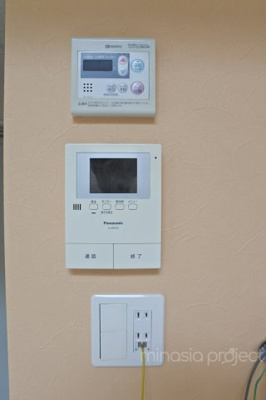 【設備】 | リヴェール鶴ヶ峰 | ＴＶモニター付きインターホンで来客時も安心