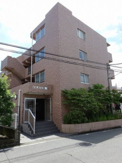 【外観】 | 東急東横線「綱島」駅より徒歩圏内！鉄筋コンクリートの4階建てマンションです♪郵便局やコンビニが近くて便利な住環境◎