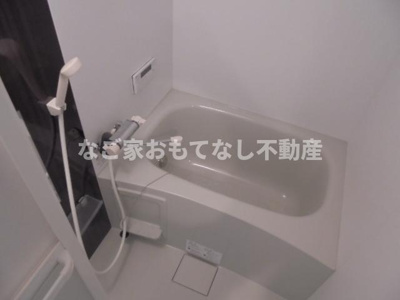 【浴室】 | ハーモニーテラス児玉Ⅳ | お問合せはなご家おもてなし不動産へ。ハーモニーテラス児玉4