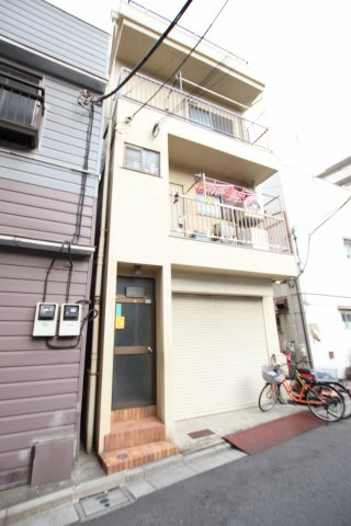 三恵ビルの外観