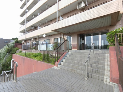 【エントランス】 | ダイアパレス杉田第3 | 京浜急行線「杉田」駅徒歩8分、JR根岸線・金沢シーサイドライン「新杉田」駅徒歩12分