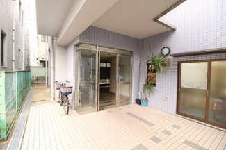【エントランス】