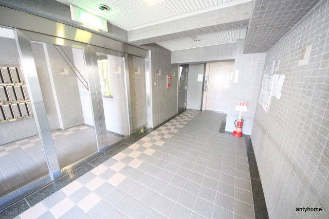 エスリード北梅田　仲介手数料無料のロビー