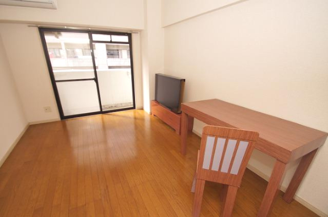 アークヒルズ南天神の洋室|アークヒルズ南天神(1K）
写真の家具・家電はイメージとなります。実際の室内にはありません。