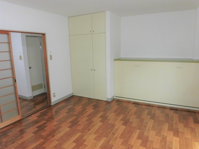 コーポラスシェトアの洋室