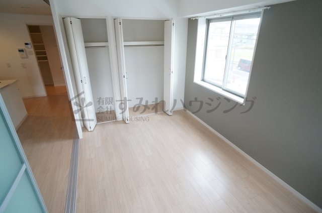 グローリーパレス中山の寝室