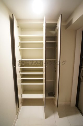 グローリーパレス中山の収納