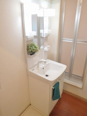 【洗面所】 | ビューメゾン栗平【SHM】 | シャンプードレッサー付き独立洗面台！