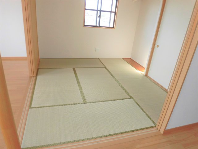 エスポワール本今の和室