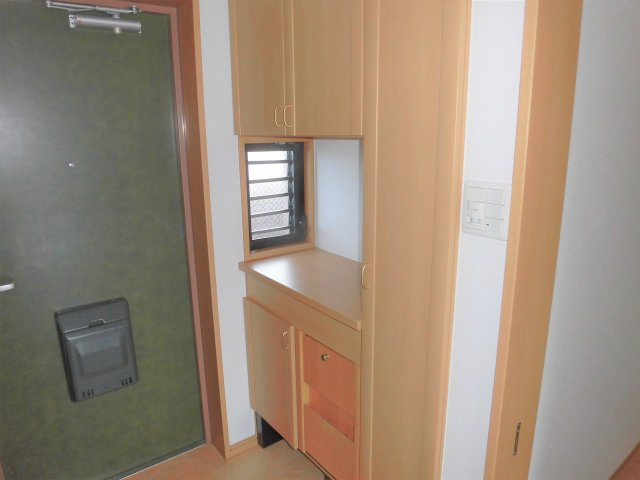 エスポワール本今の玄関