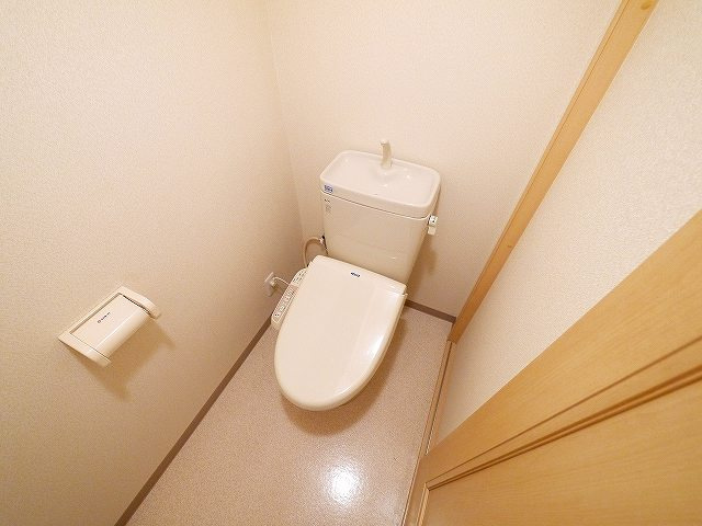 OMマンション東生駒のトイレ|トイレもきれいです