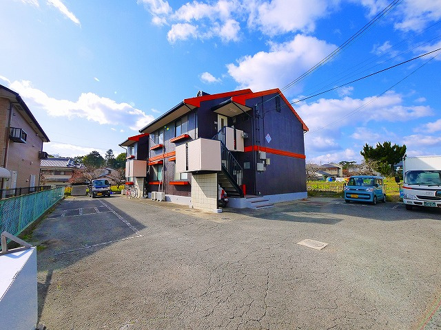 コーポサンシャインの駐車場