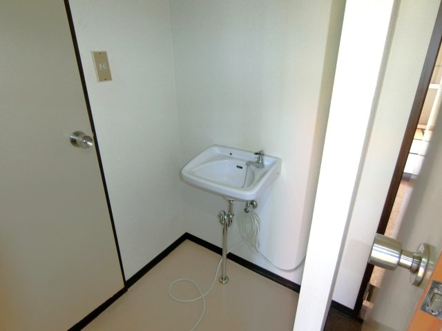 成東アパートの洗面所
