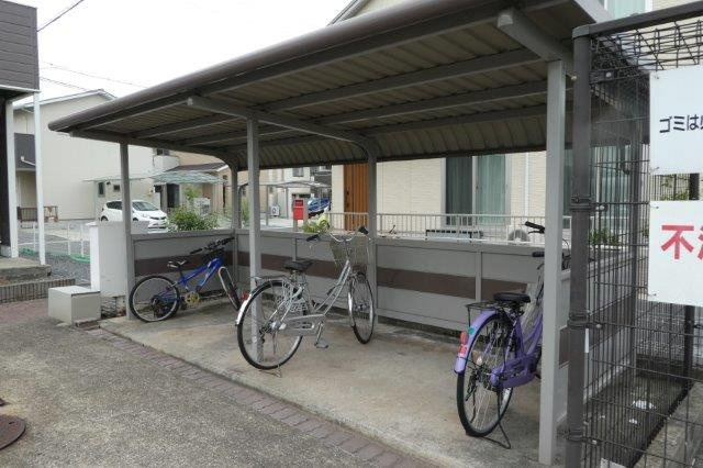 岡山市南区箕島のアパートのその他共用部分|自転車置き場