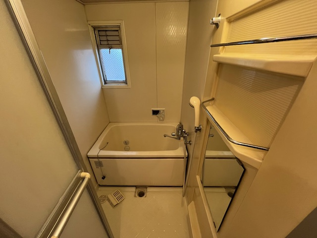 狭山遊園ハイツ5号棟の浴室