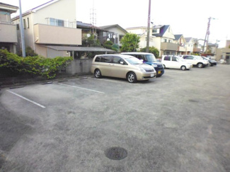 【駐車場】 | いつでも目の届く敷地内に駐車場があります♪荷物がかさばりがちなお買物にも、敷地内駐車場があると便利ですよね☆