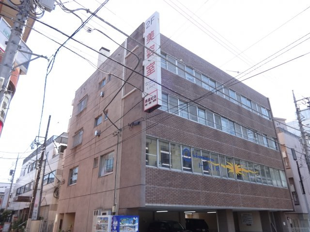 英進ビル