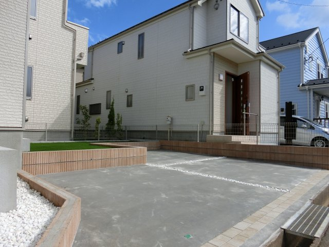 八千代市八千代台北１５丁目　新築戸建　全３棟の駐車場