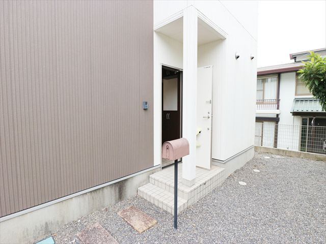 相原借家（176-55）のエントランス