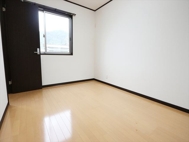 相原借家（176-55）の洋室