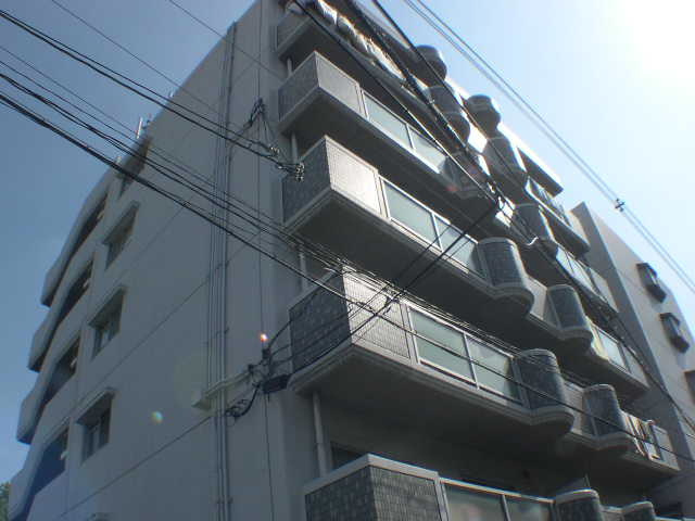 クレスト石山の外観