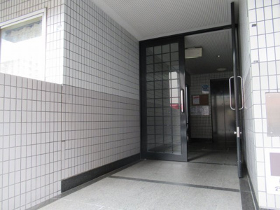 【エントランス】 | アリーヴェデルチ小阪（八戸ノ里賃貸） | 建物の内部です