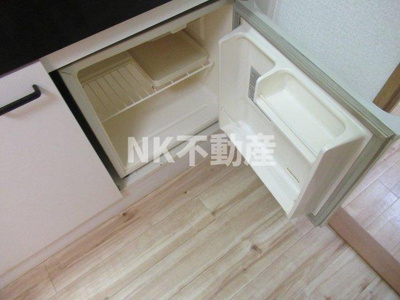 【キッチン】 | ロンモンターニュ小阪（河内小阪賃貸） | ミニ冷蔵庫付きです